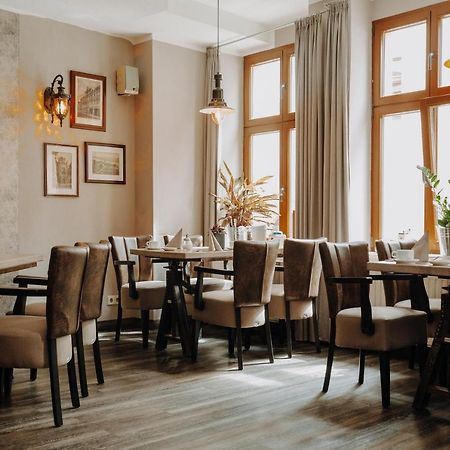 Hotel Schwarzer Adler Stendal Extérieur photo