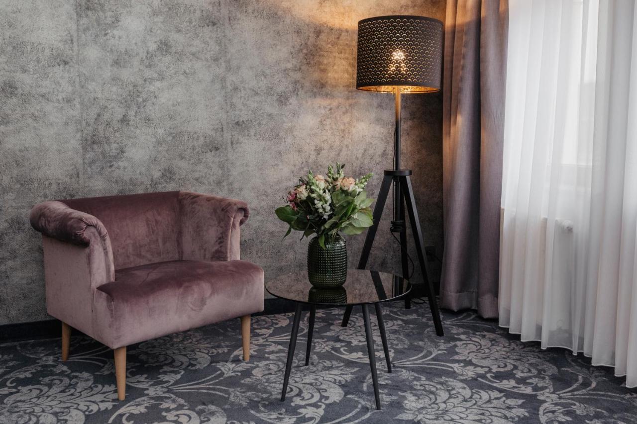 Hotel Schwarzer Adler Stendal Extérieur photo