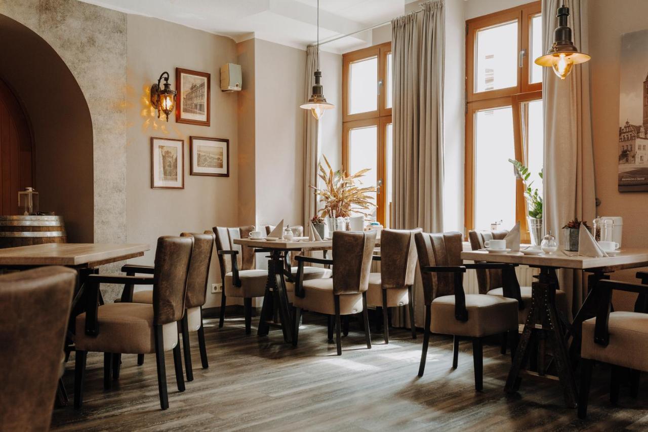 Hotel Schwarzer Adler Stendal Extérieur photo