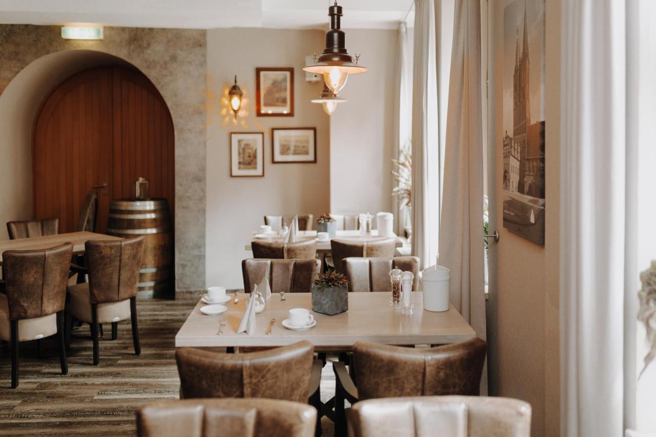 Hotel Schwarzer Adler Stendal Extérieur photo